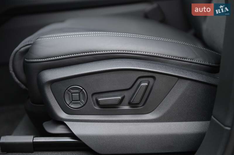 Внедорожник / Кроссовер Audi SQ7 2024 в Одессе