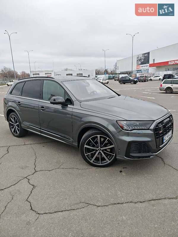 Позашляховик / Кросовер Audi SQ7 2020 в Дніпрі