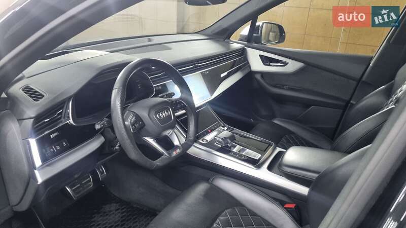 Позашляховик / Кросовер Audi SQ7 2020 в Чернівцях