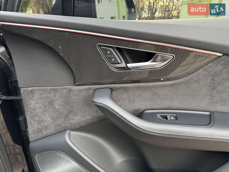 Внедорожник / Кроссовер Audi SQ7 2019 в Ровно