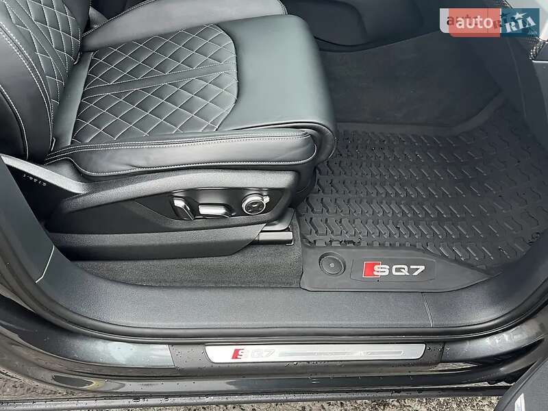 Позашляховик / Кросовер Audi SQ7 2017 в Вінниці