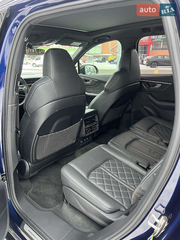 Внедорожник / Кроссовер Audi SQ7 2020 в Киеве
