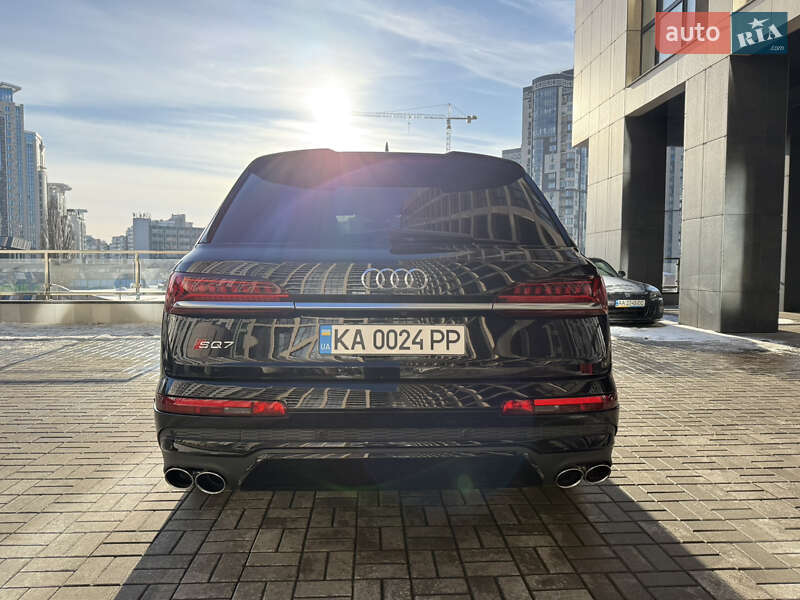 Позашляховик / Кросовер Audi SQ7 2020 в Києві