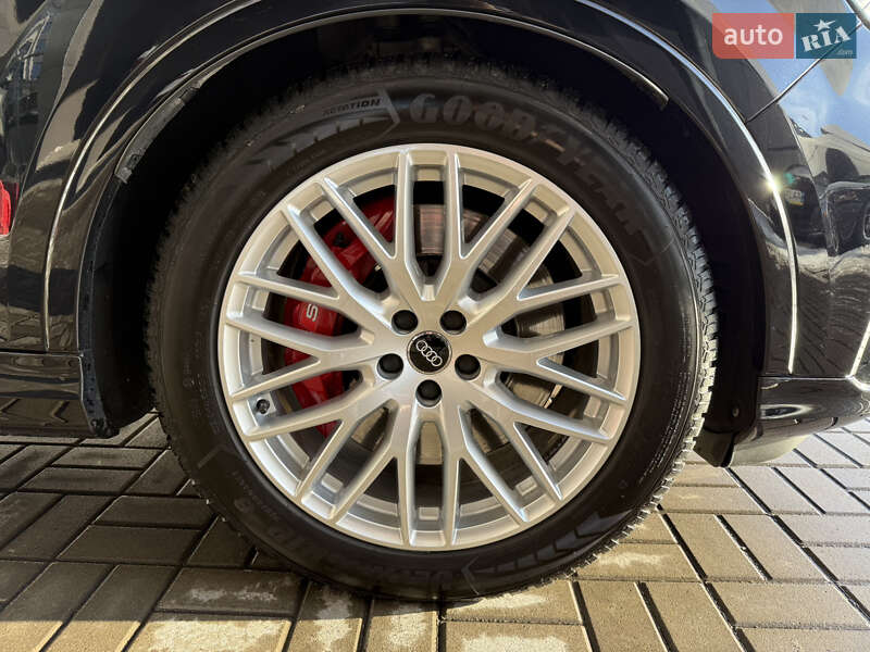 Внедорожник / Кроссовер Audi SQ7 2020 в Киеве