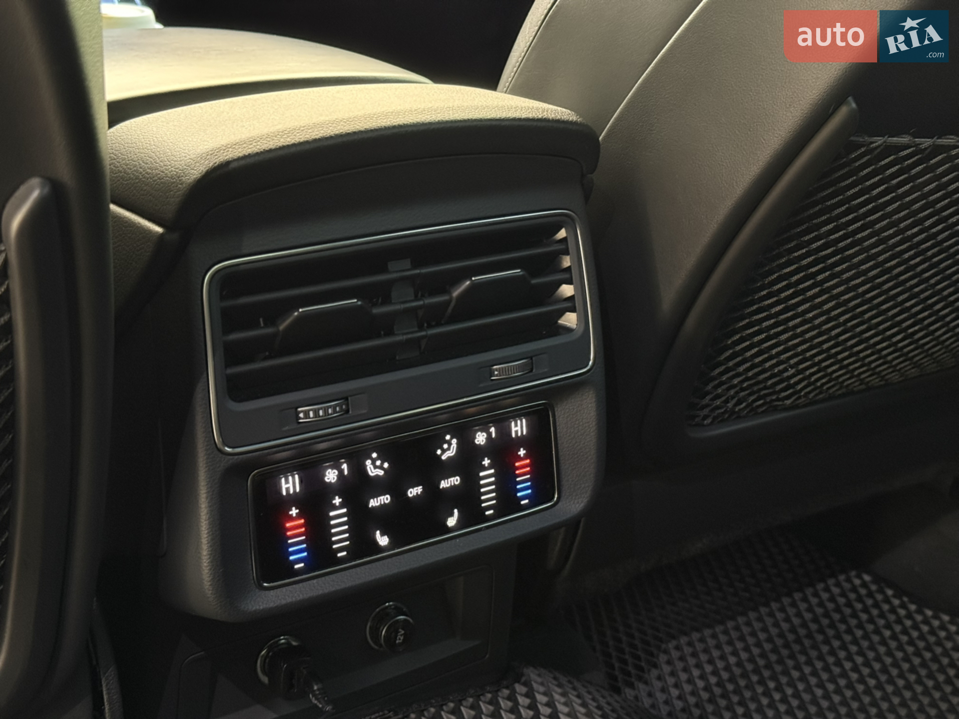 2020 Audi SQ7 - мініатюра 28
