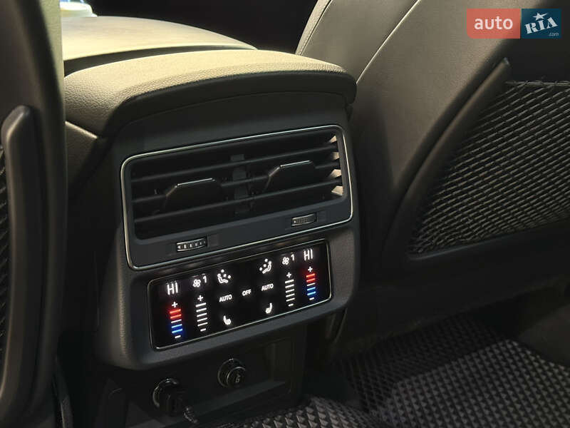 Позашляховик / Кросовер Audi SQ7 2020 в Києві