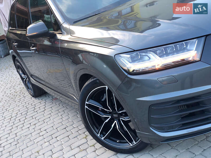 Внедорожник / Кроссовер Audi SQ7 2017 в Трускавце