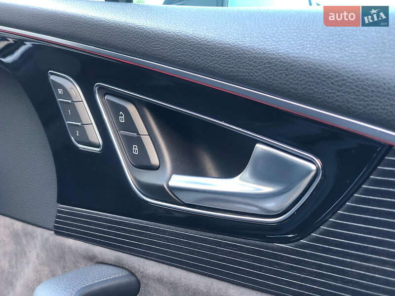 Внедорожник / Кроссовер Audi SQ7 2017 в Трускавце