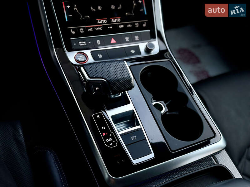 Внедорожник / Кроссовер Audi SQ7 2020 в Киеве