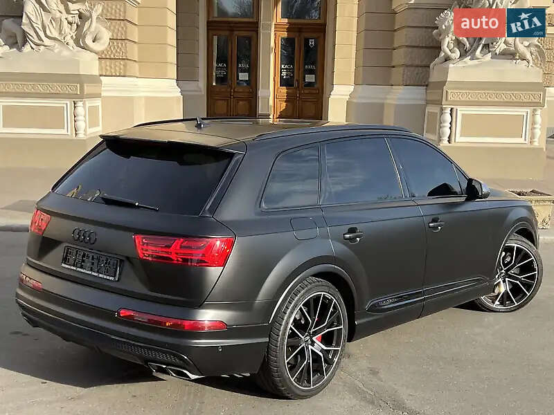 Позашляховик / Кросовер Audi SQ7 2017 в Києві