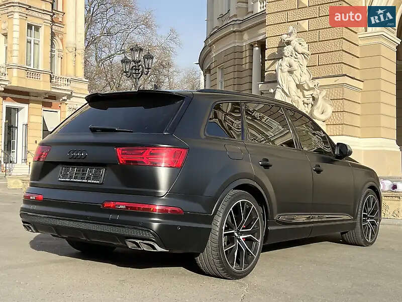 Позашляховик / Кросовер Audi SQ7 2017 в Києві