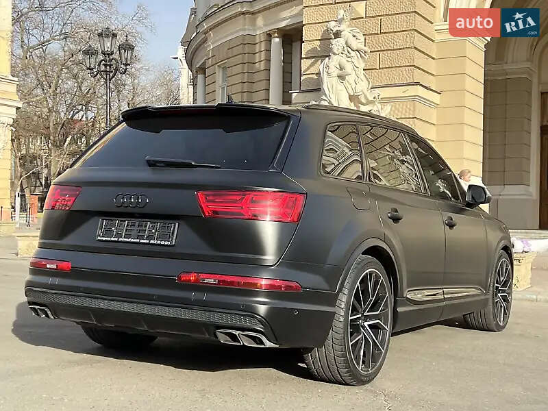 Позашляховик / Кросовер Audi SQ7 2017 в Києві