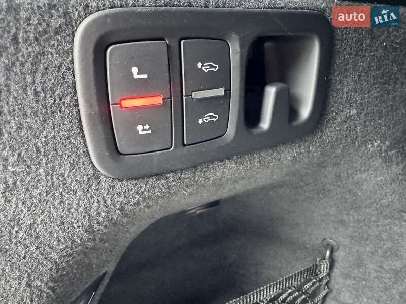 Внедорожник / Кроссовер Audi SQ7 2017 в Тернополе