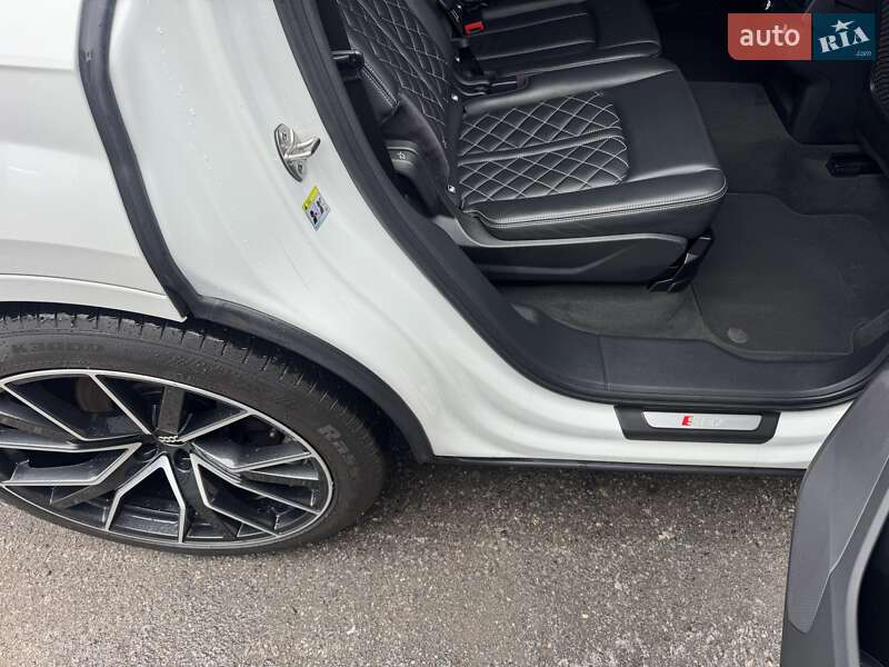 Внедорожник / Кроссовер Audi SQ7 2017 в Тернополе