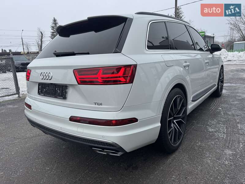 Внедорожник / Кроссовер Audi SQ7 2017 в Тернополе