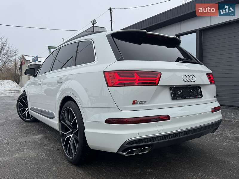Внедорожник / Кроссовер Audi SQ7 2017 в Тернополе