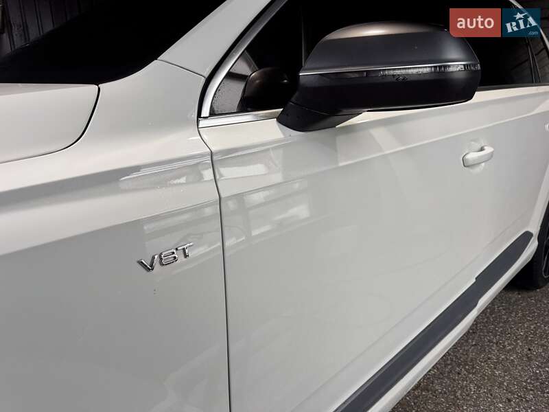 Внедорожник / Кроссовер Audi SQ7 2017 в Тернополе