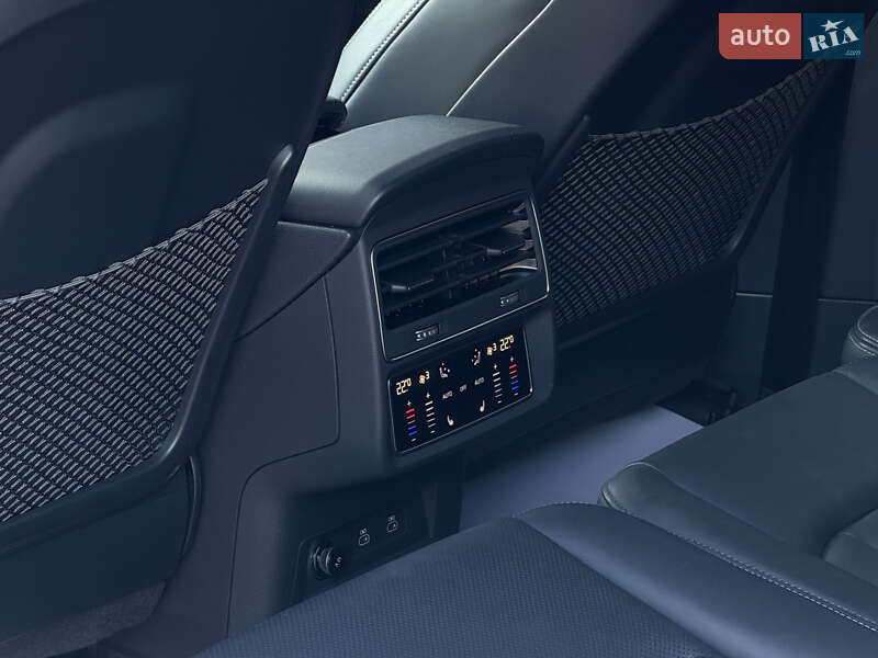 Внедорожник / Кроссовер Audi SQ7 2024 в Одессе