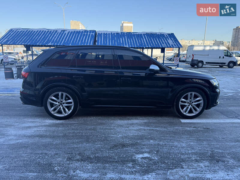 Позашляховик / Кросовер Audi SQ7 2019 в Києві