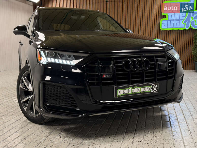 Внедорожник / Кроссовер Audi SQ7 2020 в Киеве