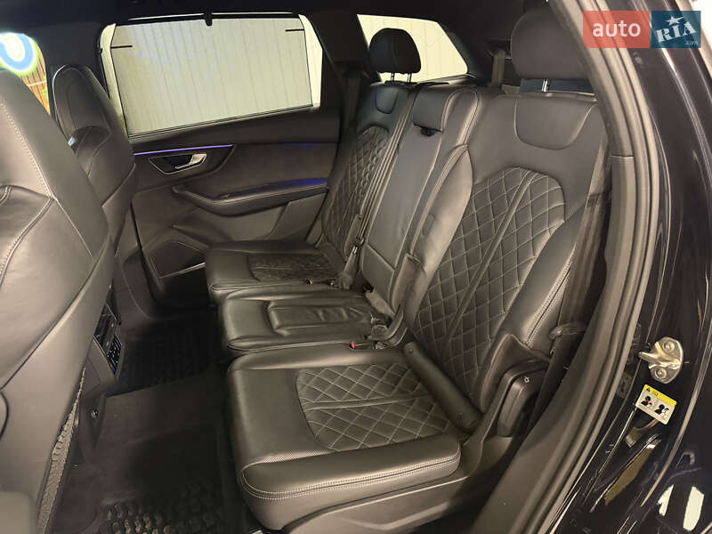 Внедорожник / Кроссовер Audi SQ7 2020 в Киеве