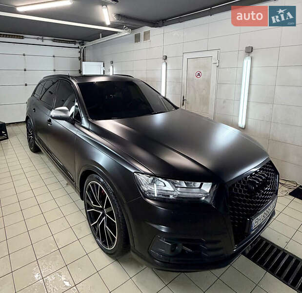 Внедорожник / Кроссовер Audi SQ7 2017 в Киеве фото 14 Внедорожник / Кроссовер Audi SQ7 2017 в Киеве