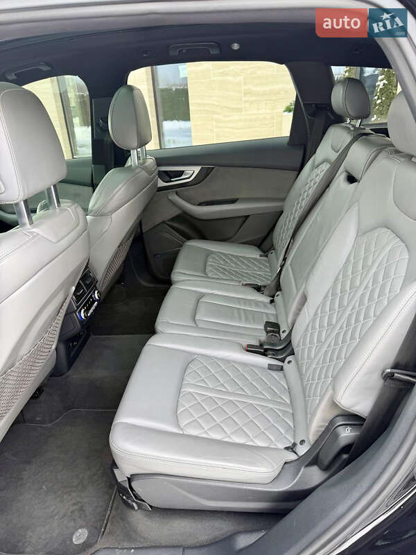 Внедорожник / Кроссовер Audi SQ7 2017 в Киеве фото 26 Внедорожник / Кроссовер Audi SQ7 2017 в Киеве