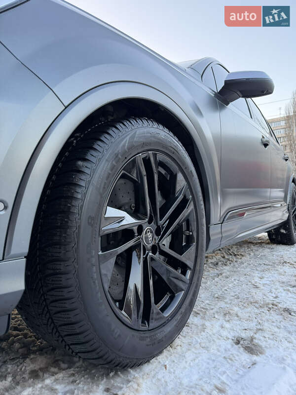 Позашляховик / Кросовер Audi SQ7 2021 в Києві