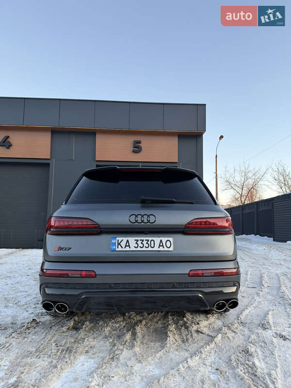 Позашляховик / Кросовер Audi SQ7 2021 в Києві