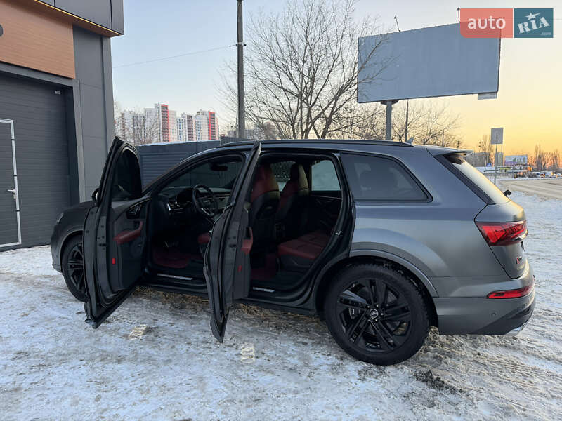 Позашляховик / Кросовер Audi SQ7 2021 в Києві