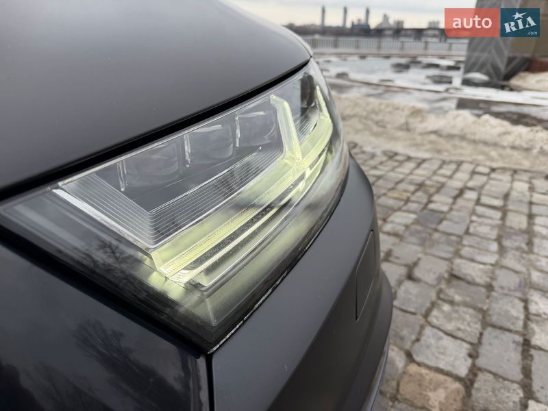 Позашляховик / Кросовер Audi SQ7 2018 в Києві
