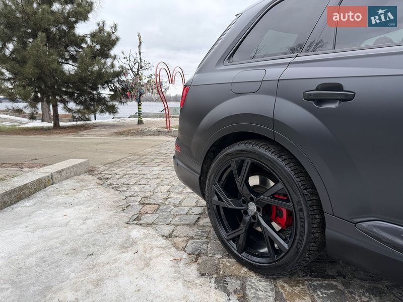 Позашляховик / Кросовер Audi SQ7 2018 в Києві