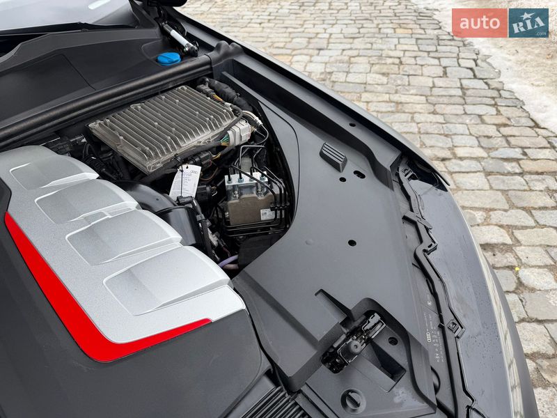 Позашляховик / Кросовер Audi SQ7 2018 в Києві