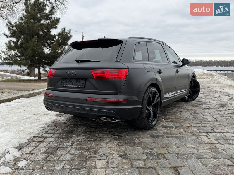 Позашляховик / Кросовер Audi SQ7 2018 в Києві