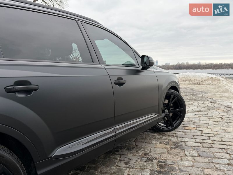 Позашляховик / Кросовер Audi SQ7 2018 в Києві