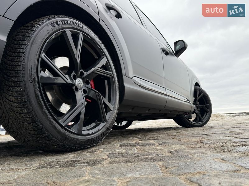 Позашляховик / Кросовер Audi SQ7 2018 в Києві