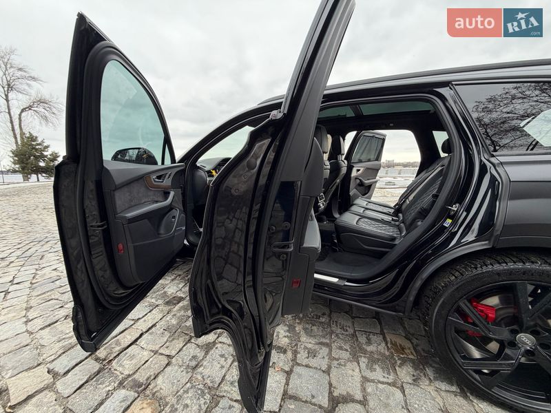 Позашляховик / Кросовер Audi SQ7 2018 в Києві