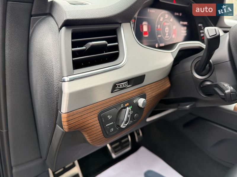 Позашляховик / Кросовер Audi SQ7 2018 в Києві