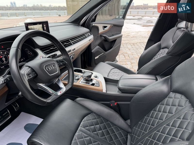 Позашляховик / Кросовер Audi SQ7 2018 в Києві