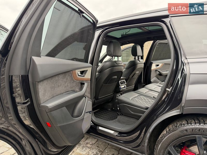 Позашляховик / Кросовер Audi SQ7 2018 в Києві