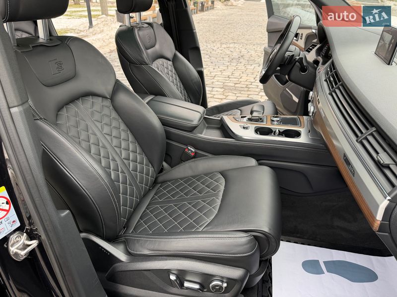 Позашляховик / Кросовер Audi SQ7 2018 в Києві