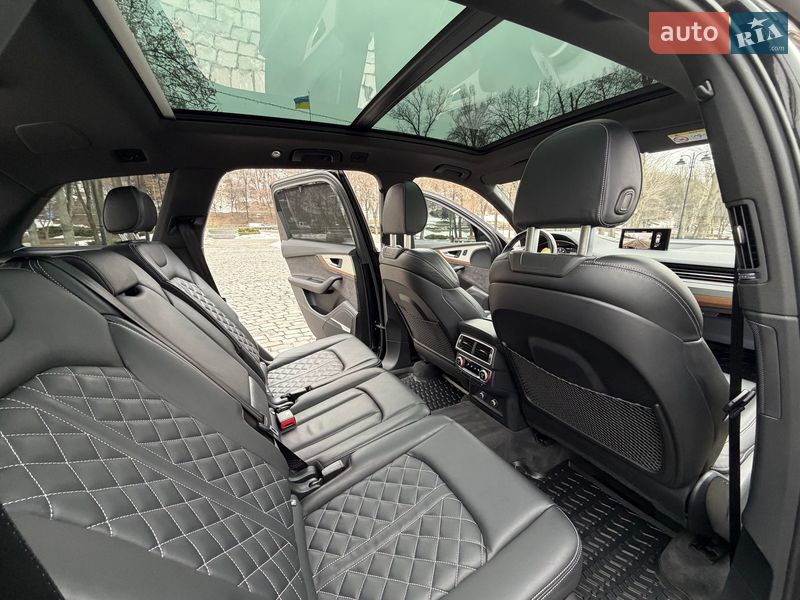 Позашляховик / Кросовер Audi SQ7 2018 в Києві
