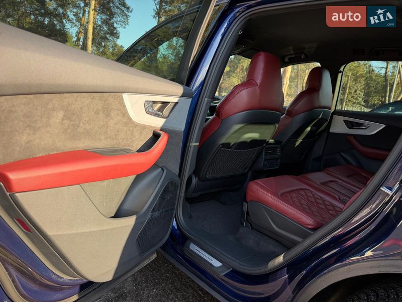 Внедорожник / Кроссовер Audi SQ7 2020 в Киеве