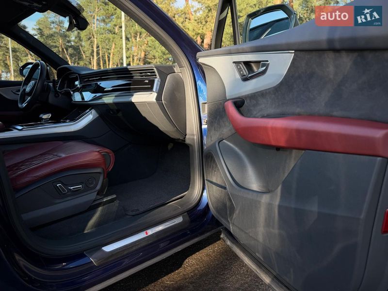 Внедорожник / Кроссовер Audi SQ7 2020 в Киеве
