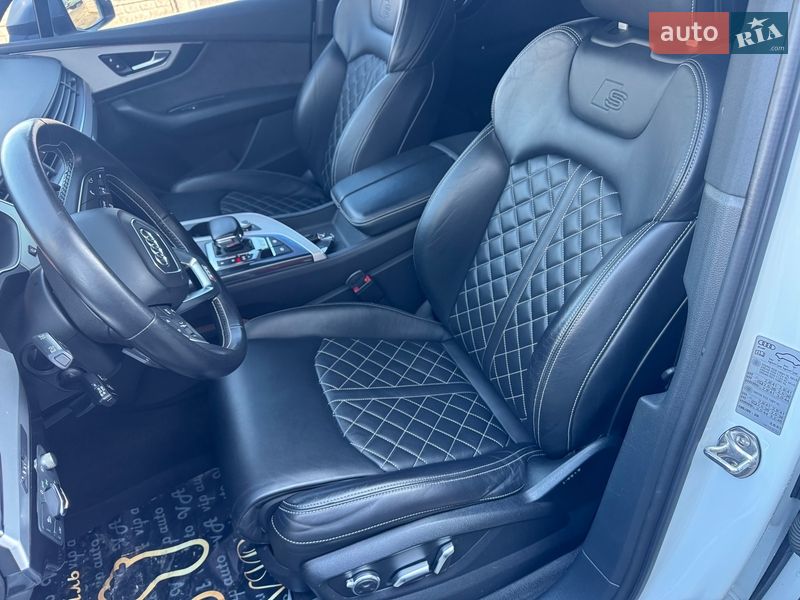 Внедорожник / Кроссовер Audi SQ7 2017 в Тернополе