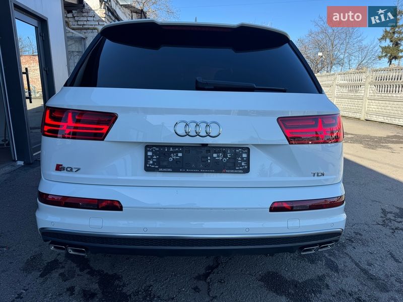 Внедорожник / Кроссовер Audi SQ7 2017 в Тернополе