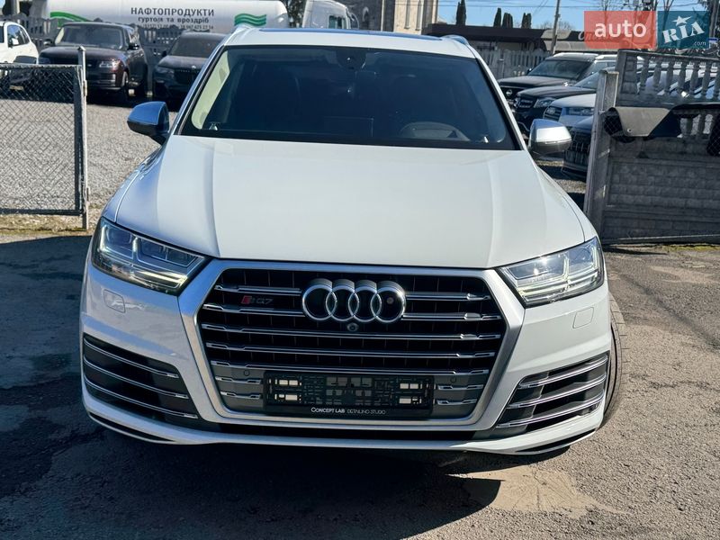Внедорожник / Кроссовер Audi SQ7 2017 в Тернополе