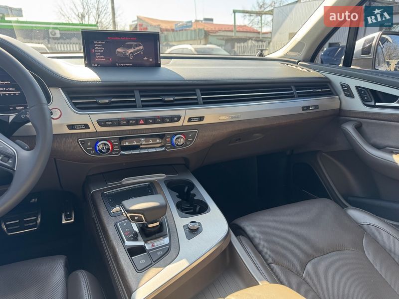 Внедорожник / Кроссовер Audi SQ7 2017 в Тернополе