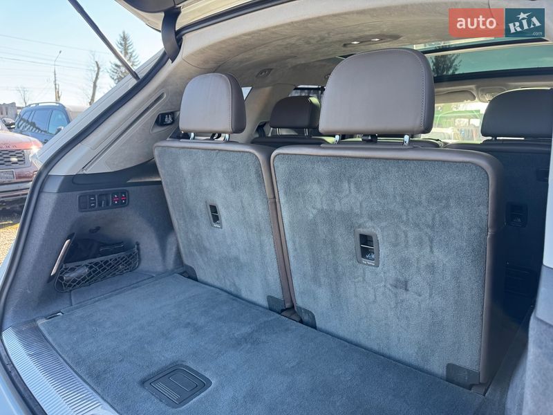 Внедорожник / Кроссовер Audi SQ7 2017 в Тернополе