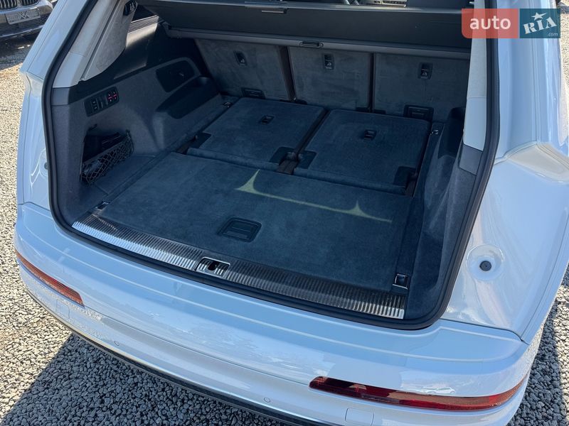 Внедорожник / Кроссовер Audi SQ7 2017 в Тернополе